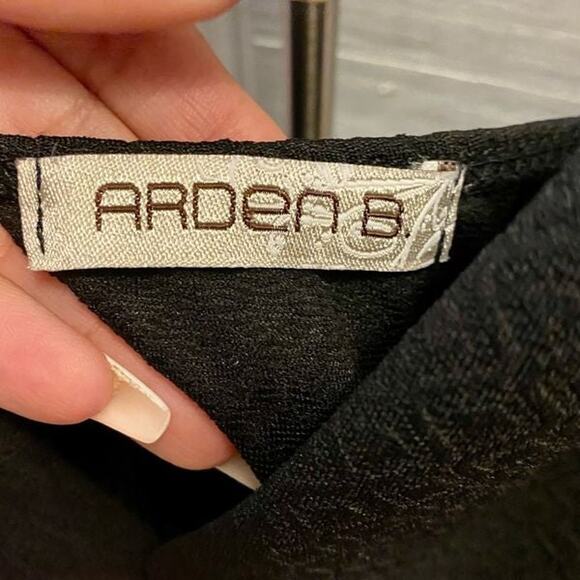 Arden b black peplum tank top - Picture 4 of 5